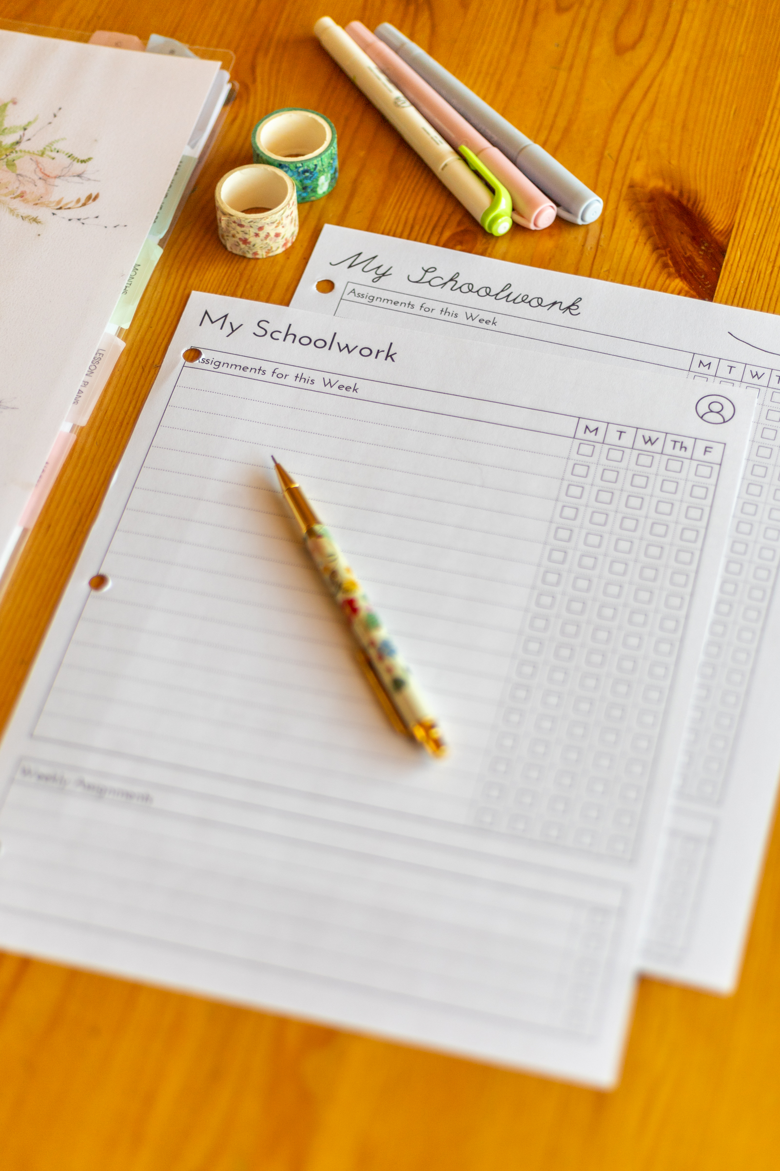 How to Use Assignment Sheets for Your Homeschool Students